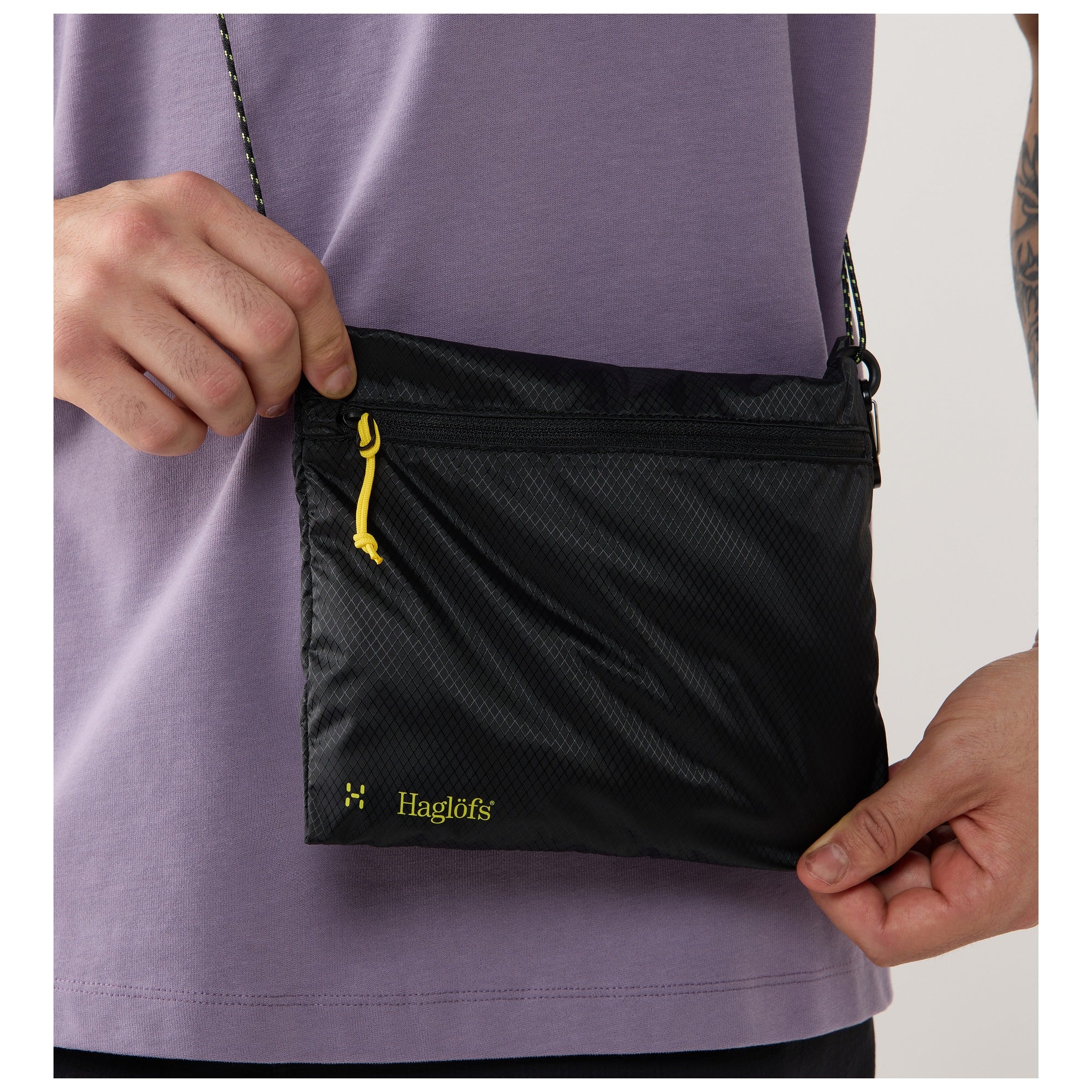 Flat accessory bag