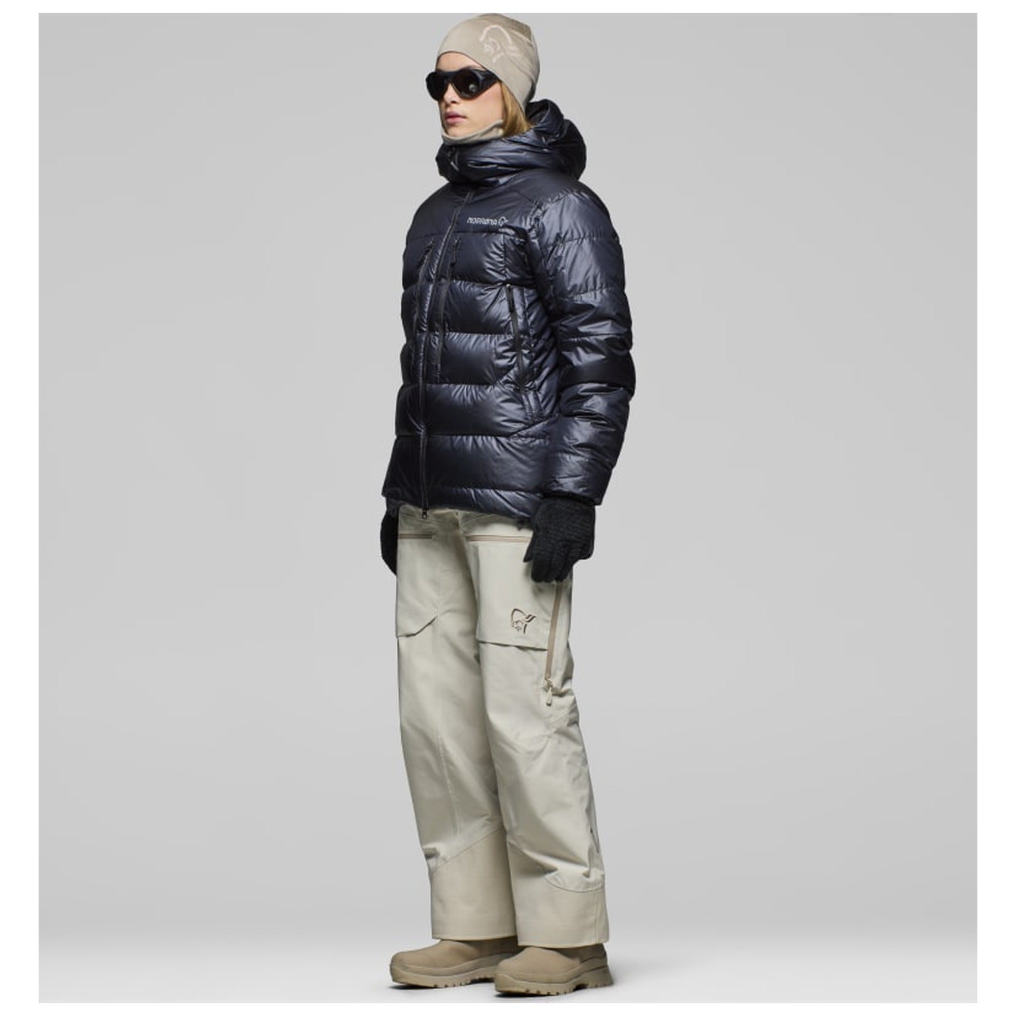 W Trollveggen down800 Hood