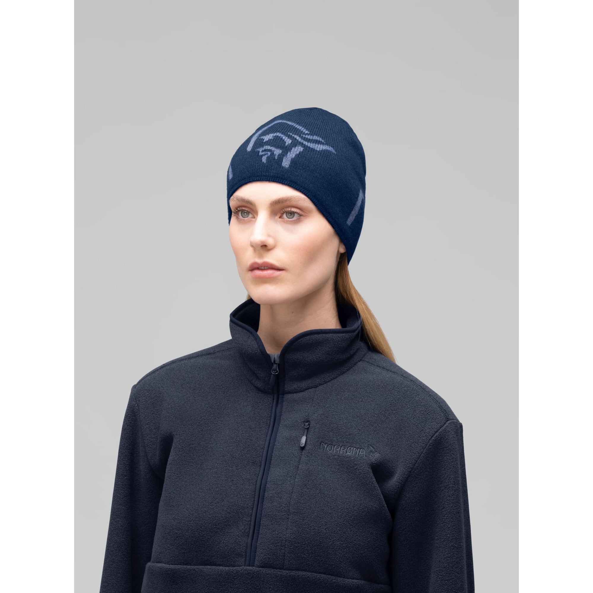 /29 mid merinoUll logo Beanie