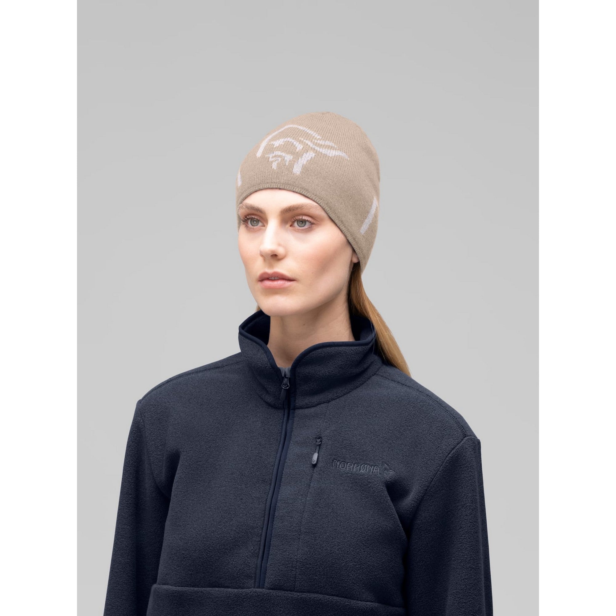 /29 mid merinoUll logo Beanie