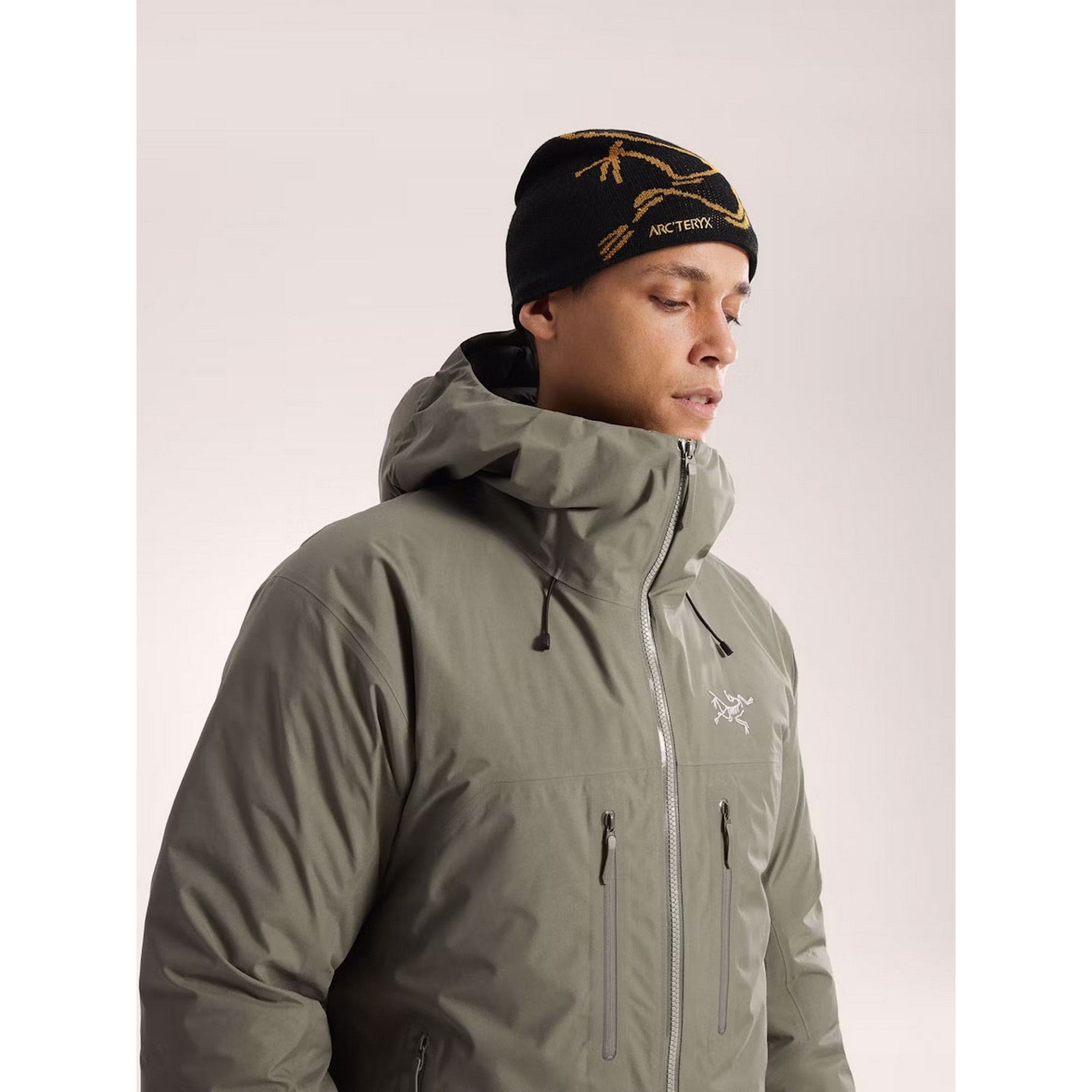 F25-X000006756-Bird-Head-Toque-24K-Black-Hover.jpg