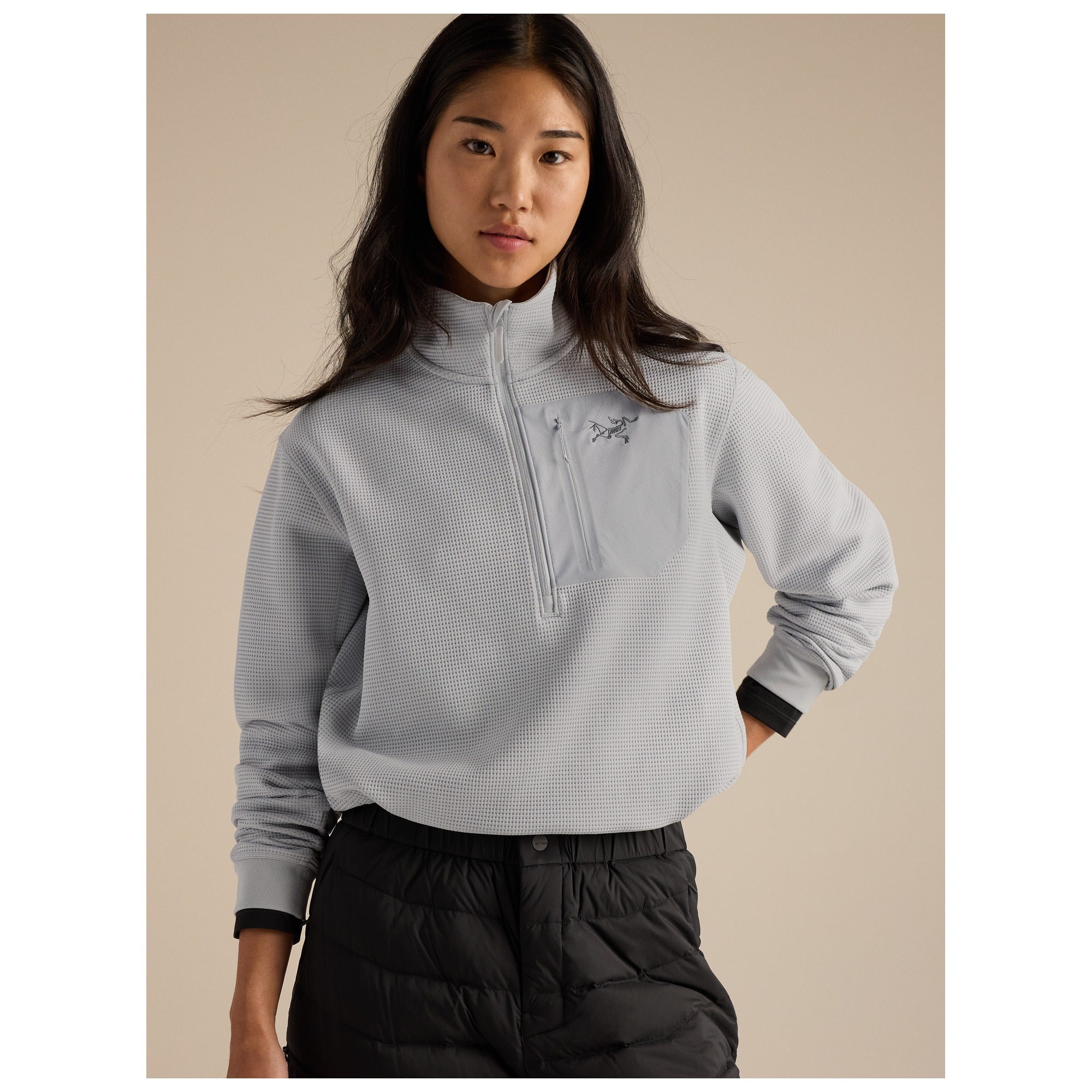 OLERA ZIP NECK W