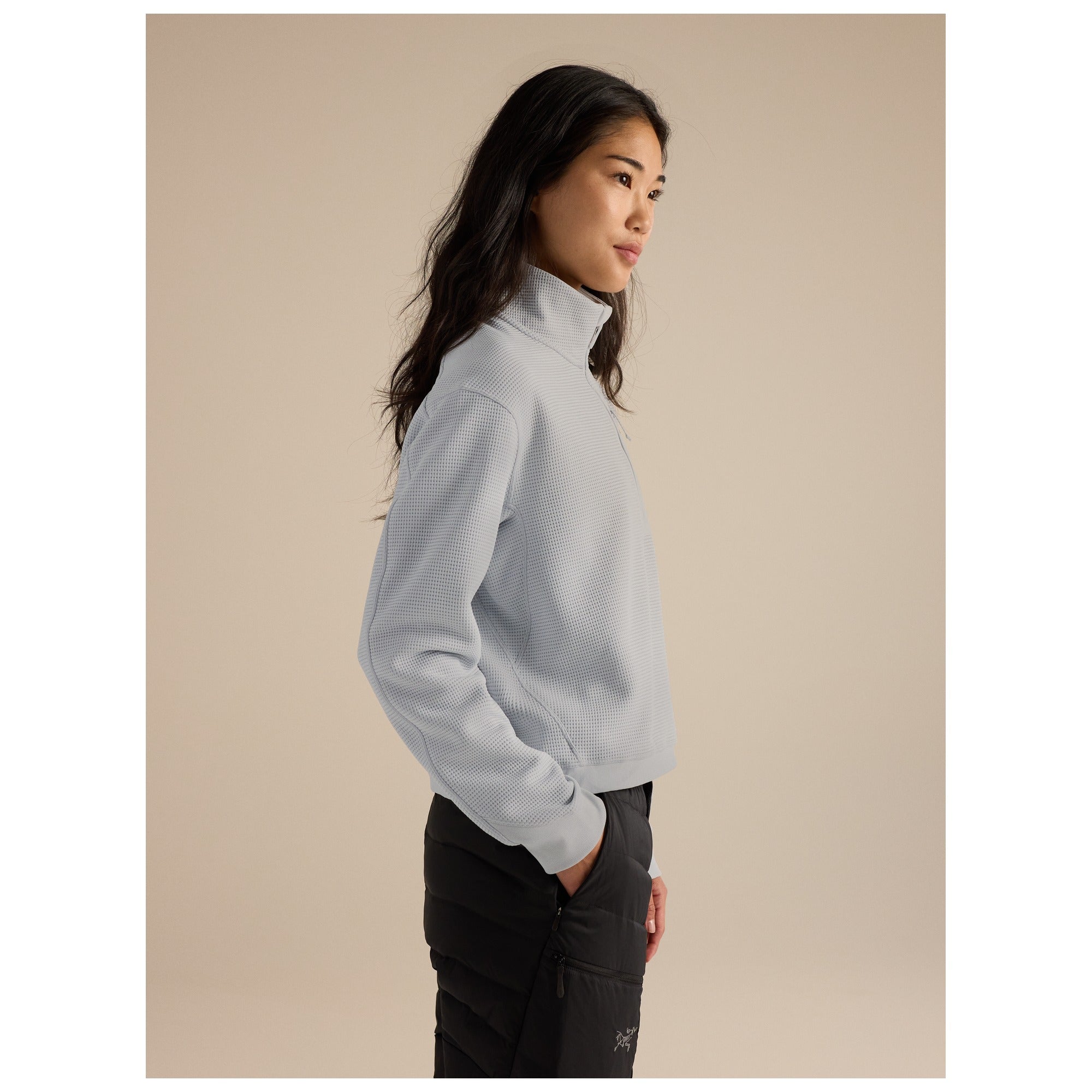 OLERA ZIP NECK W